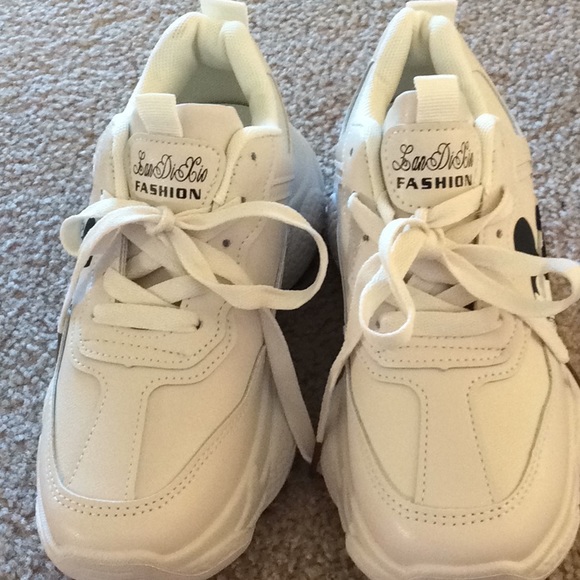 Fashion shoes. - Picture 4 of 7